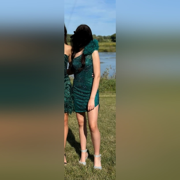 Gorgeous GREEN size 0 COLORS Dress - Picture 4 of 6